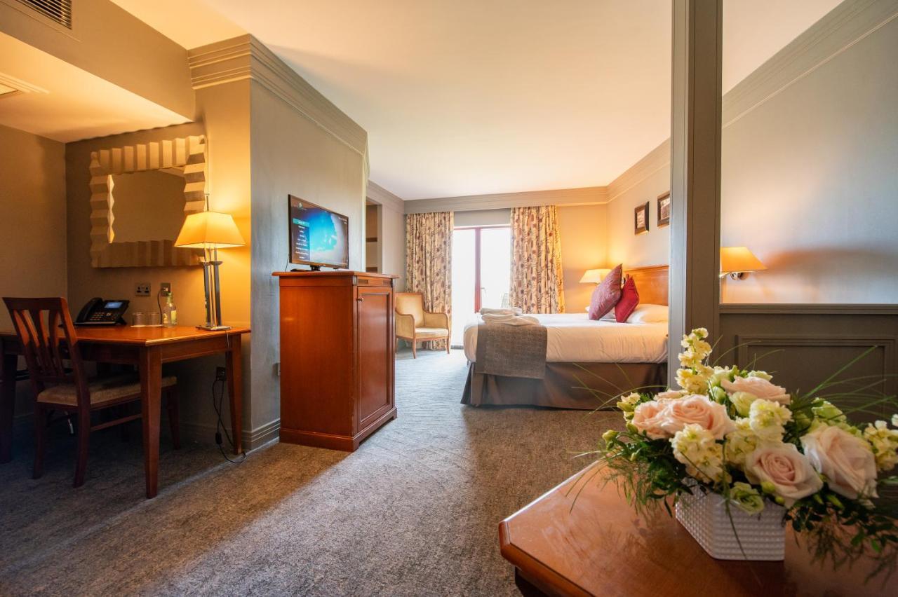 Bryn Meadows Golf, & 4*